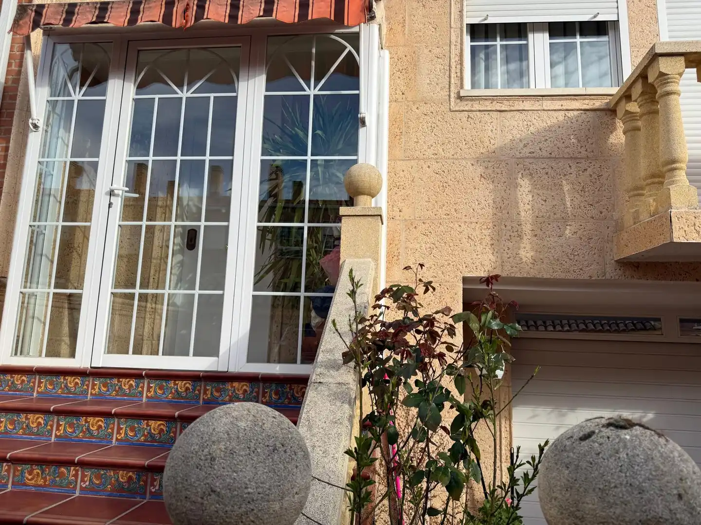 Vista exterior de Casa adosada en venda en Arganda del Rey amb Aire condicionat, Calefacció i Jardí privat