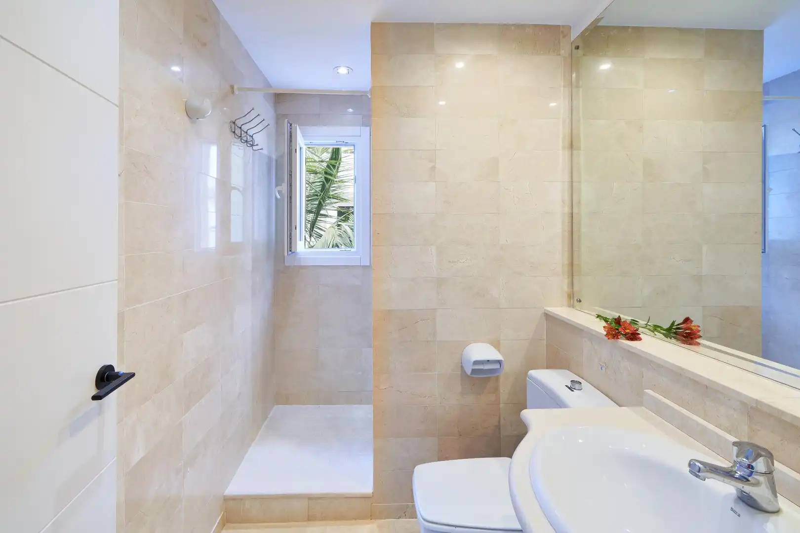 Baño de Apartamento en venta en Marbella con Aire acondicionado, Jardín privado y Terraza