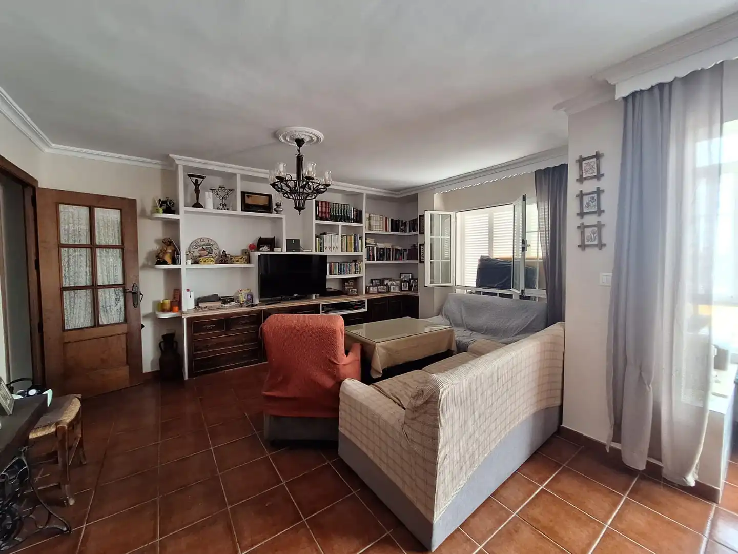 Sala d'estar de Pis en venda en La Línea de la Concepción amb Traster, Moblat i Forn