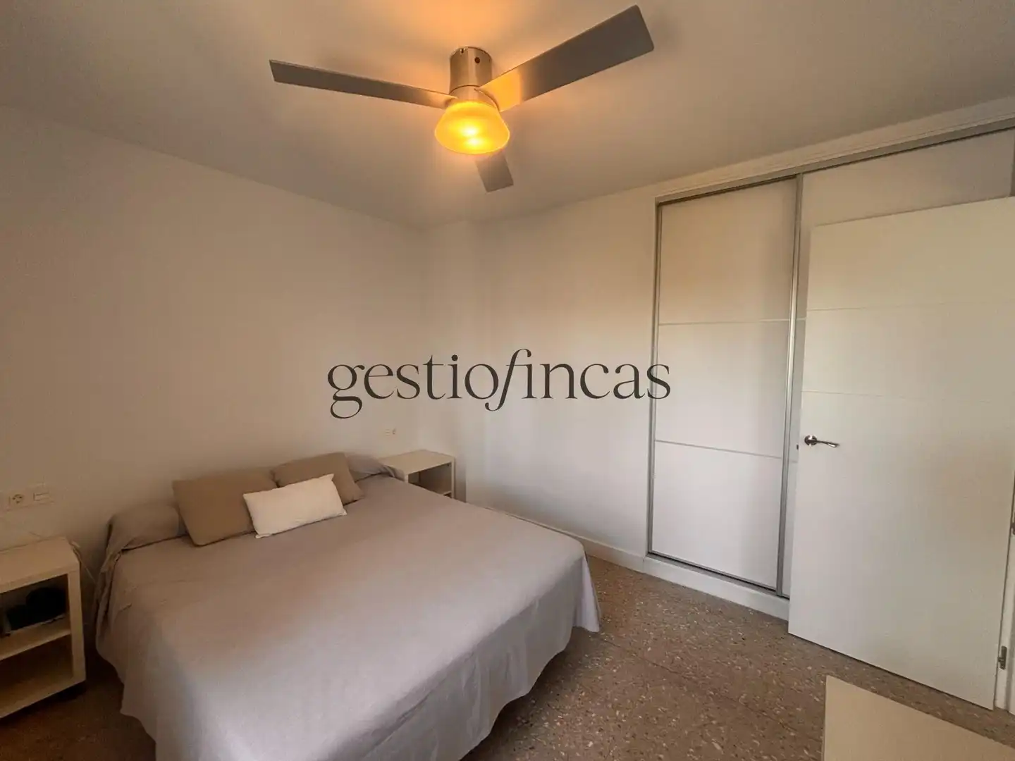 Habitación de Apartamento de alquiler en Cambrils con Aire acondicionado, Calefacción y Terraza