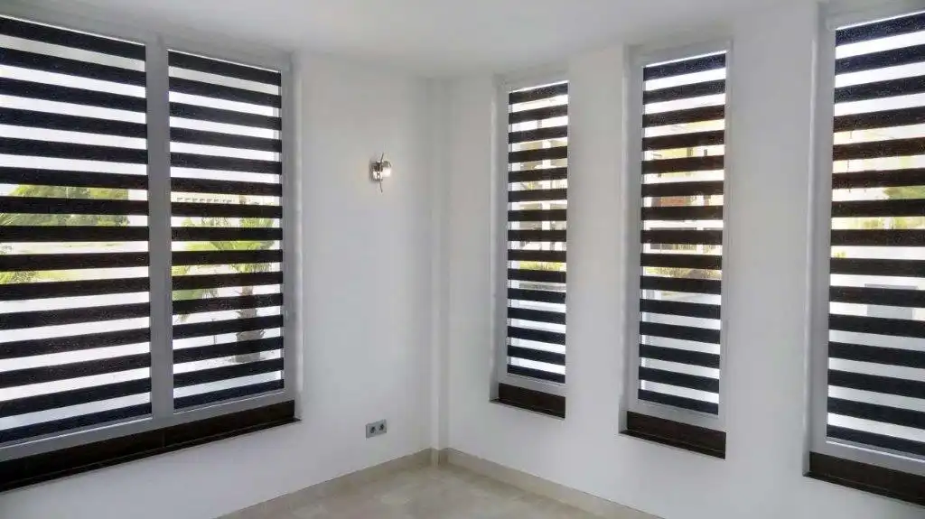Habitación de Casa o chalet en venta en L'Alfàs del Pi con Aire acondicionado, Calefacción y Jardín privado