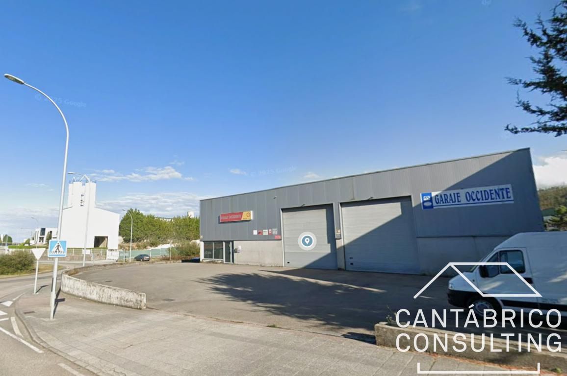 Vista exterior de Nau industrial en venda en Coaña