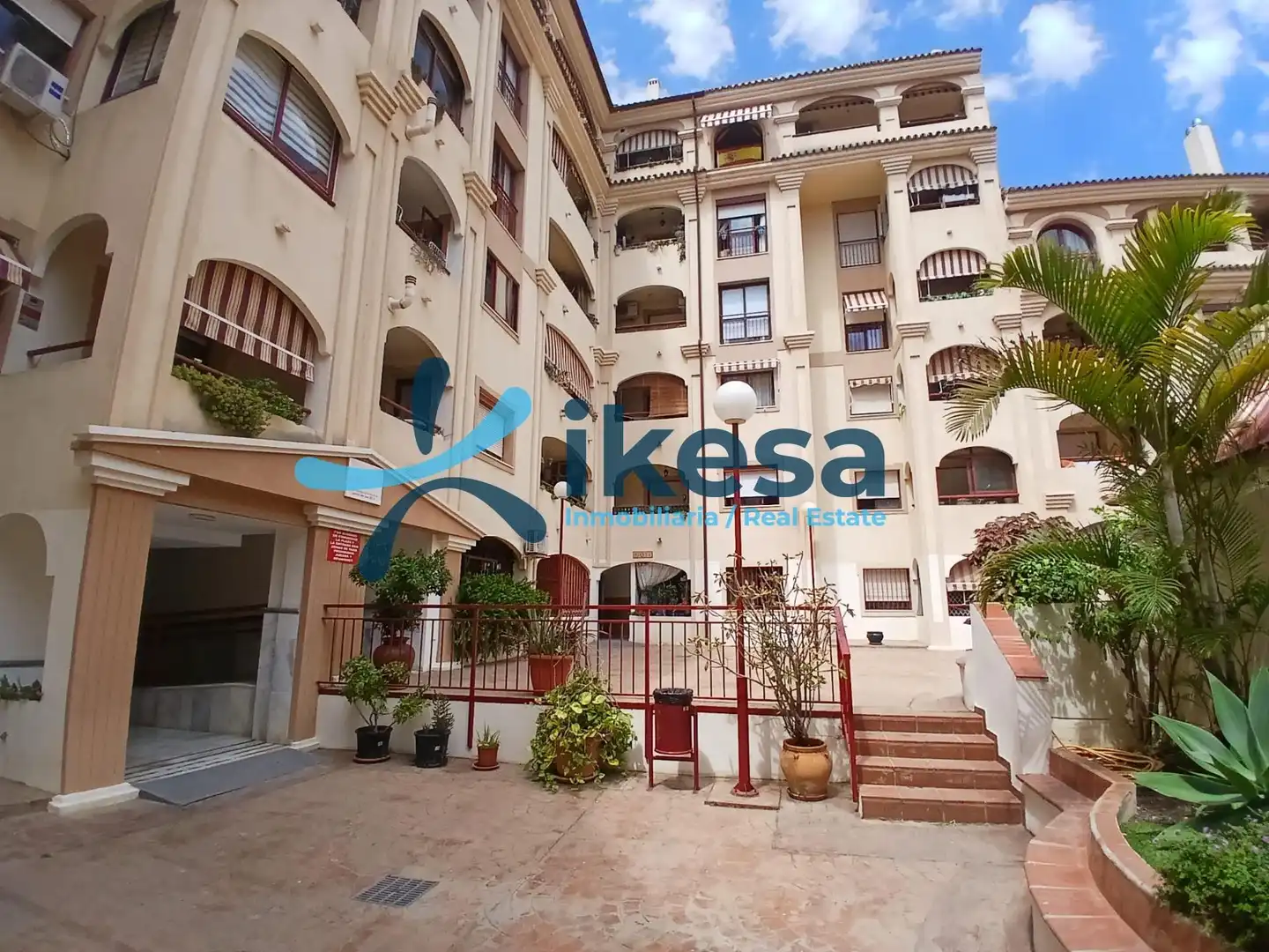 Vista exterior de Casa o xalet en venda en Benalmádena amb Terrassa