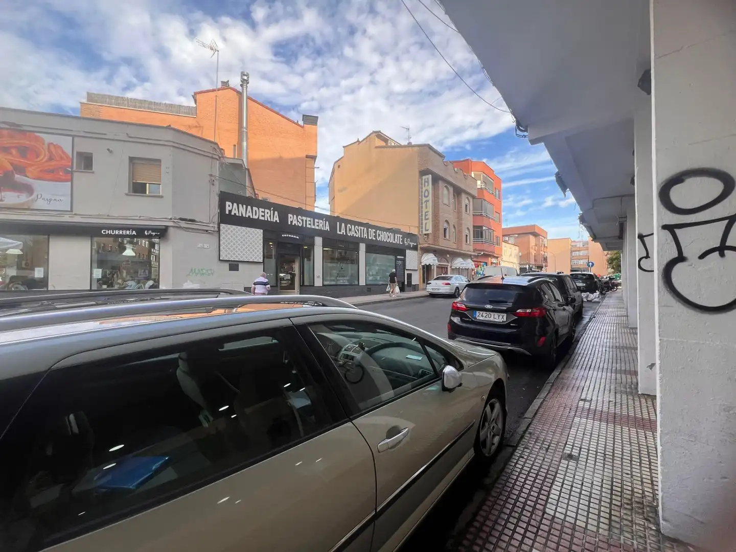 Vista exterior de Local en venda en Alcobendas amb Aire condicionat
