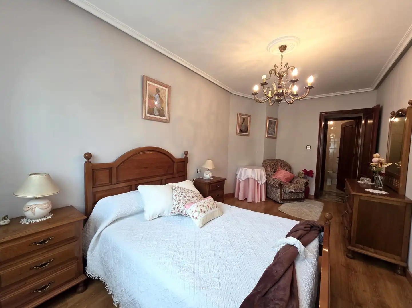 Schlafzimmer von Wohnung zum Verkauf in San Martín del Rey Aurelio mit Heizung, Privatgarten und Parkett