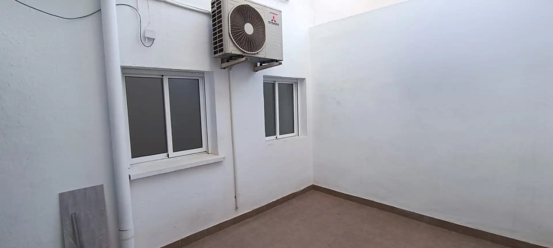 Schlafzimmer von Geschaftsraum zum Verkauf in Madrid mit Klimaanlage und Heizung