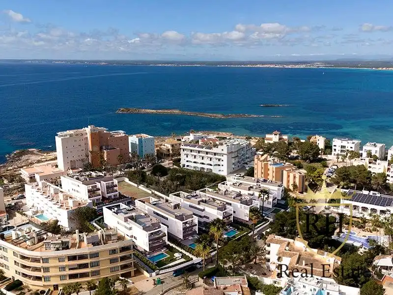 Außenansicht von Erdgeschoss zum Verkauf in Ses Salines mit Klimaanlage, Schwimmbad und Gemeinschaftspool