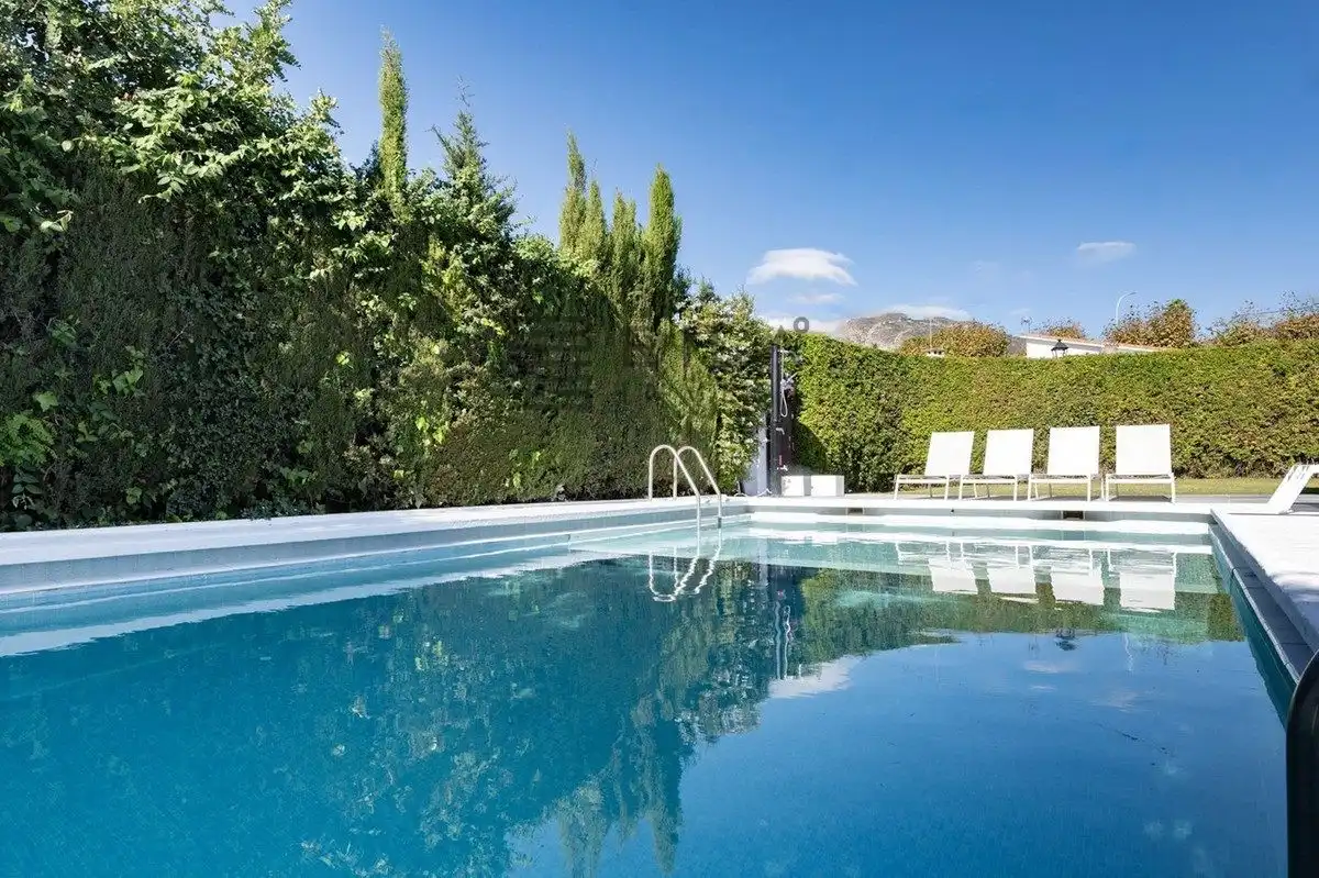 Villa con piscina in vendita a Guadalmemdina, imagen 4