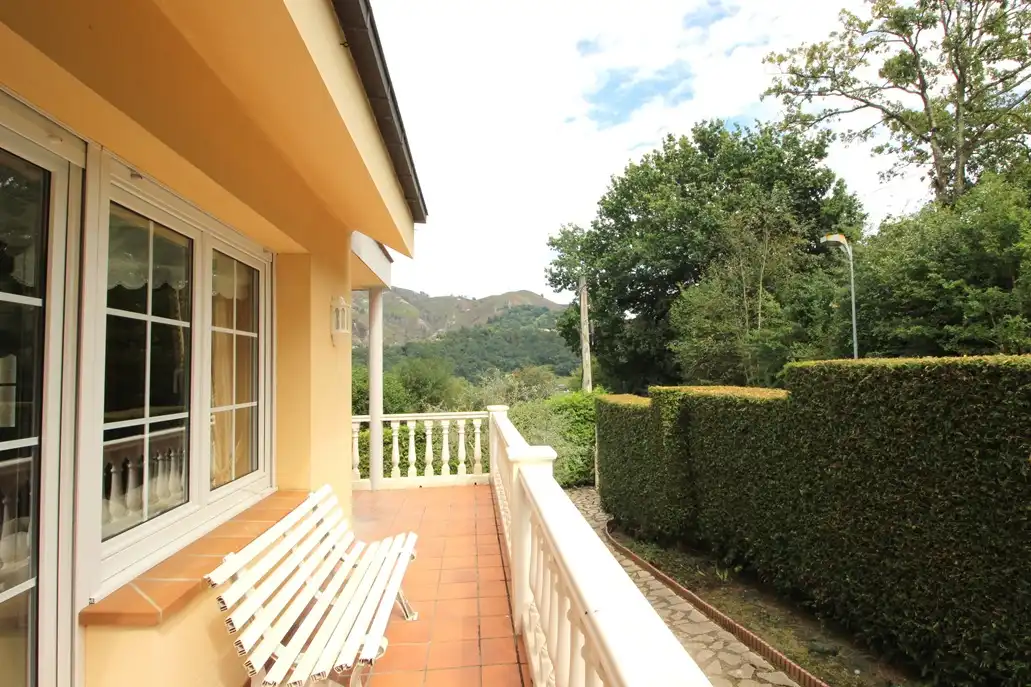 Terraza de Casa o chalet en venta en Parres con Piscina y Amueblado