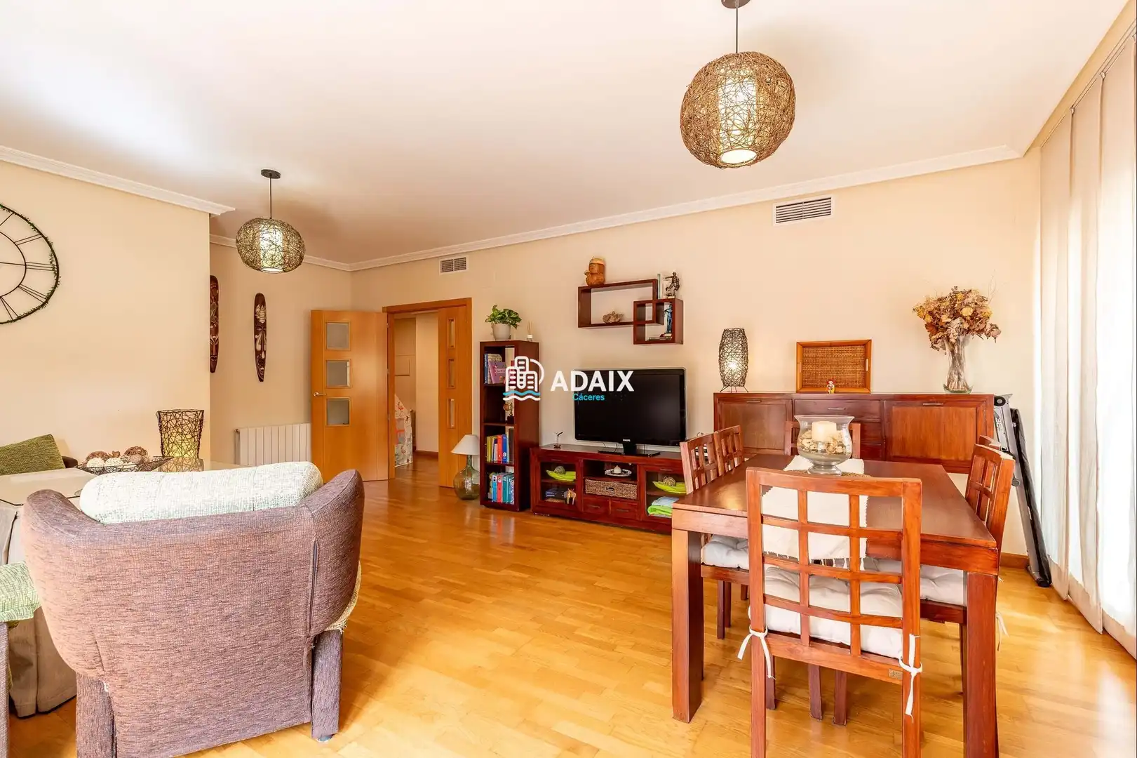 Vista exterior de Piso en venta en Cáceres con Aire acondicionado, Calefacción y Terraza