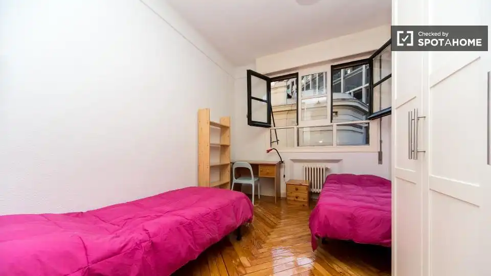 Room in Universidad - Malasaña