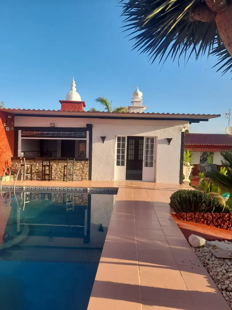 Piscina de Casa o chalet en venta en Brenes con Aire acondicionado, Jardín privado y Piscina