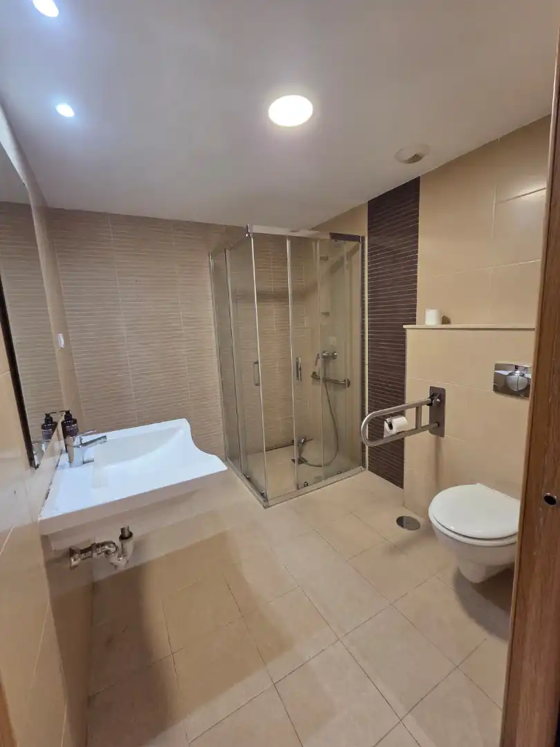 Baño de Estudio de alquiler en Benalmádena con Aire acondicionado, Amueblado y Horno