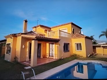 Casa amb piscina en venda a San Pedro de Alcántara