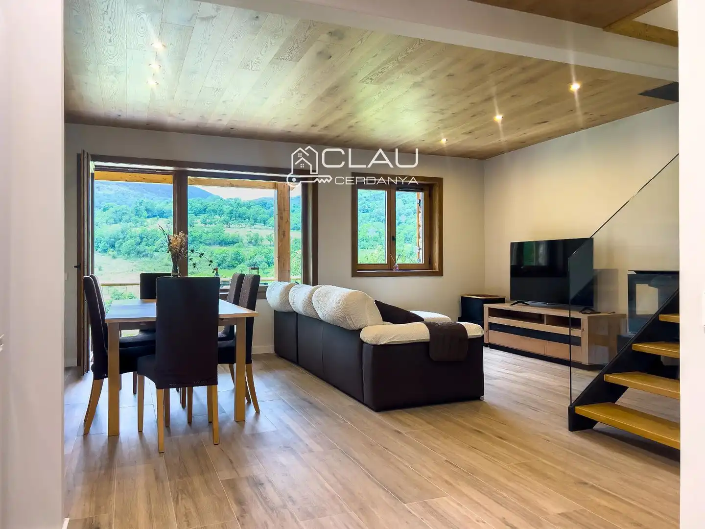 Sala de estar de Casa adosada de alquiler en Angoustrine  -  Villeneuve - des - Escaldes con Calefacción, Jardín privado y Parquet