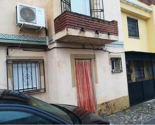 Exterior view of Single-family semi-detached for sale in  Granada Capital