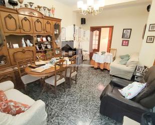 Sala d'estar de Casa adosada en venda en Motril amb Aire condicionat i Terrassa