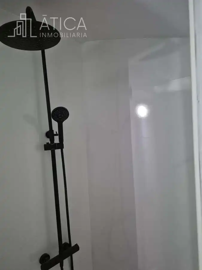 Bany de Apartament de lloguer en Salamanca amb Calefacció i Moblat