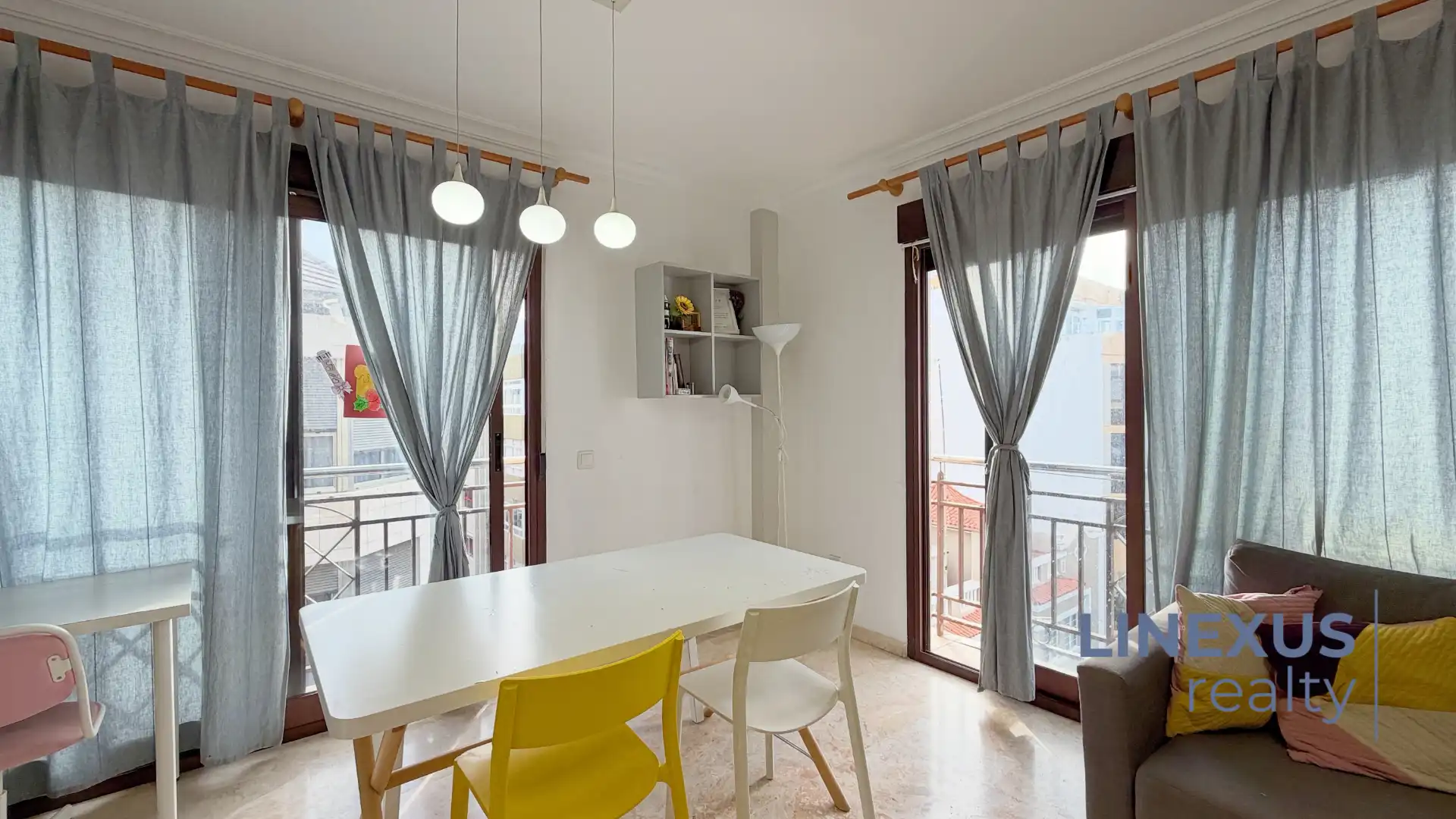 Esszimmer von Maisonette zum Verkauf in Las Palmas de Gran Canaria mit Parkett, Möbliert und Ofen