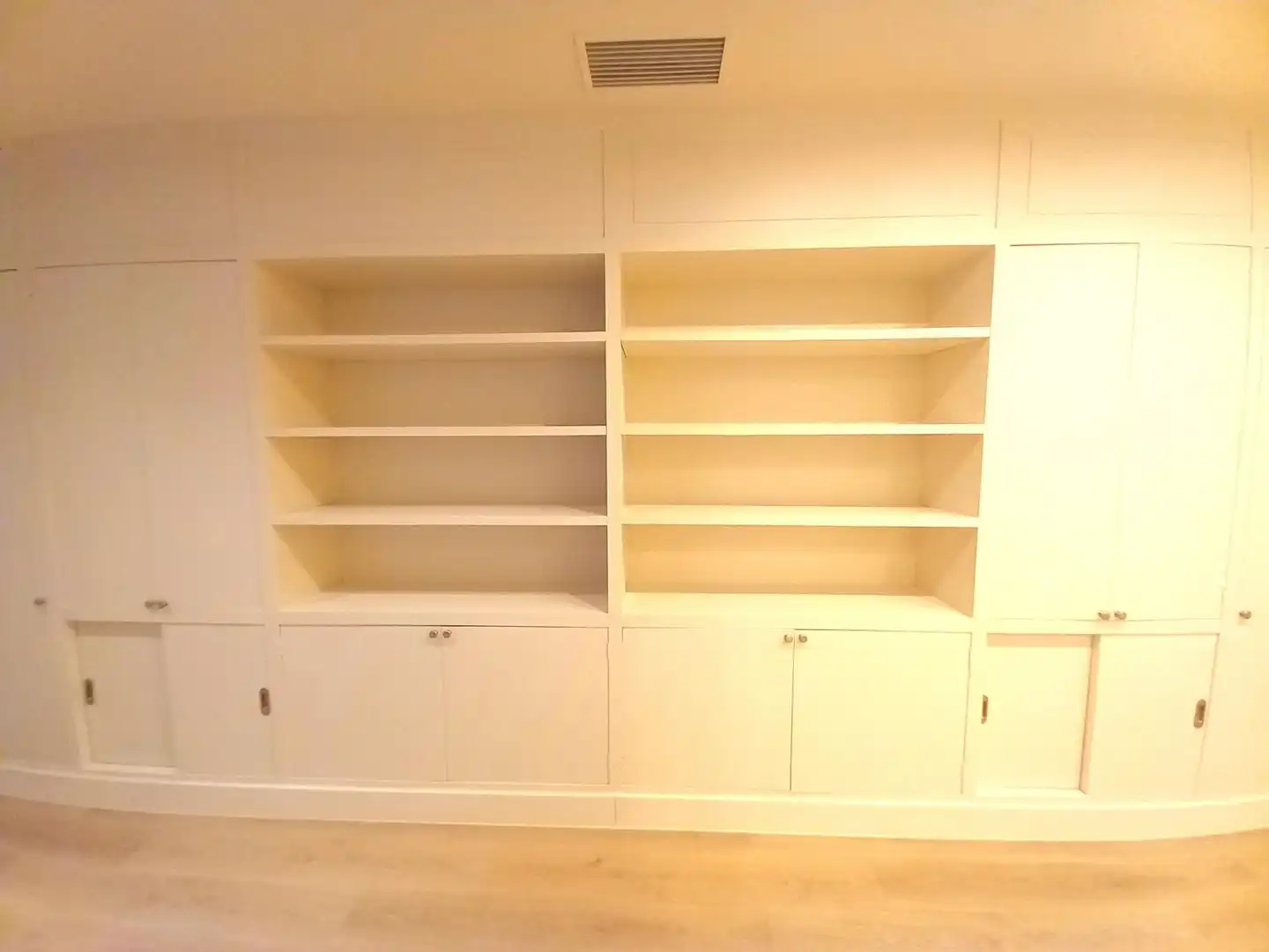 Wohnung zur Miete in Barcelona mit Klimaanlage, Heizung und Terrasse