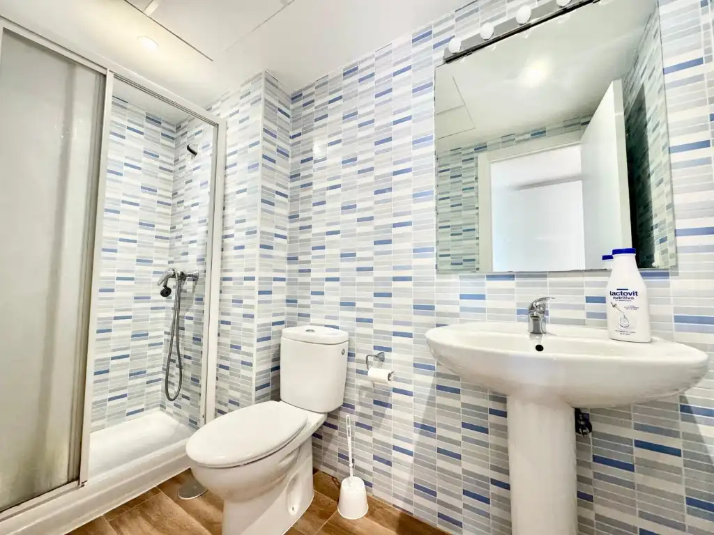 Badezimmer von Wohnung zur Miete in Córdoba mit Terrasse