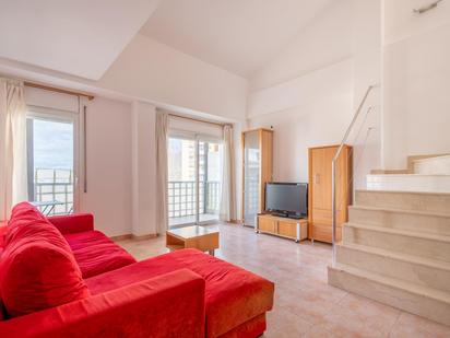 Sala d'estar de Dúplex en venda en Girona Capital amb Aire condicionat i Terrassa