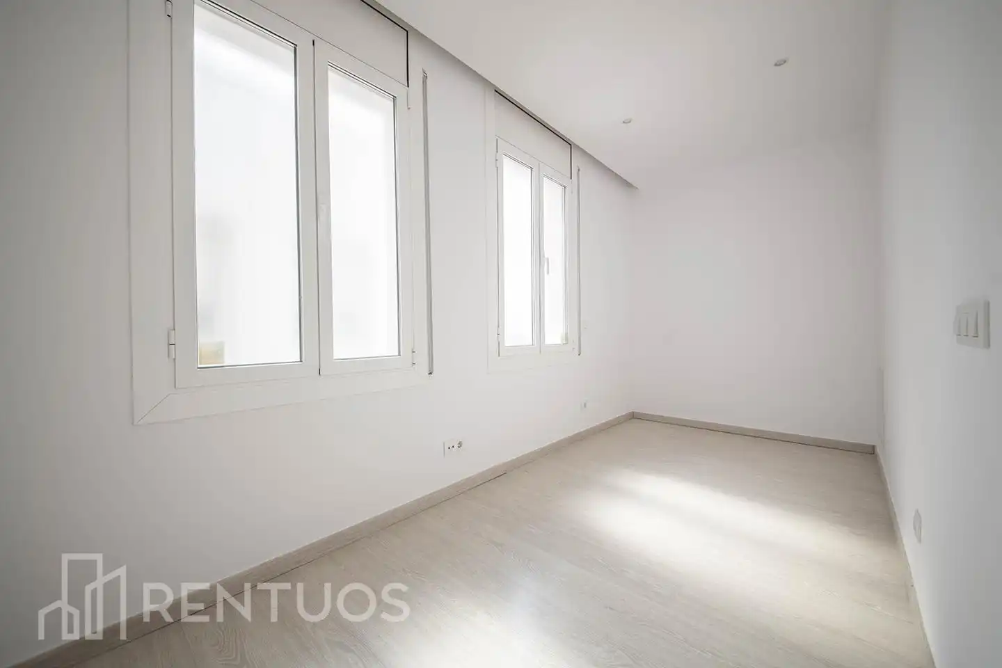 Schlafzimmer von Wohnung zur Miete in Sabadell mit Klimaanlage, Parkett und Terrasse