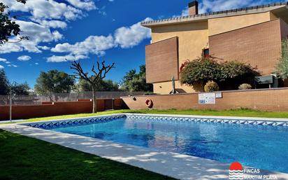 Piscina de Casa adosada en venda en Cambrils amb Terrassa, Piscina i Balcó