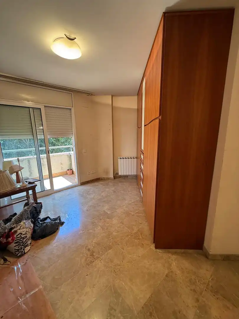 Habitación de Piso en venta en L'Hospitalet de Llobregat con Balcón