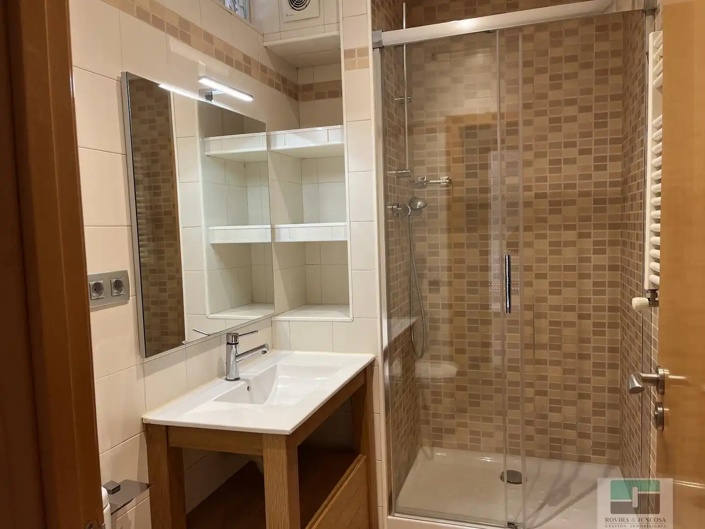 Bathroom of Houses for rent in Castelldefels  with Air Conditioner, Heating and Parquet flooring