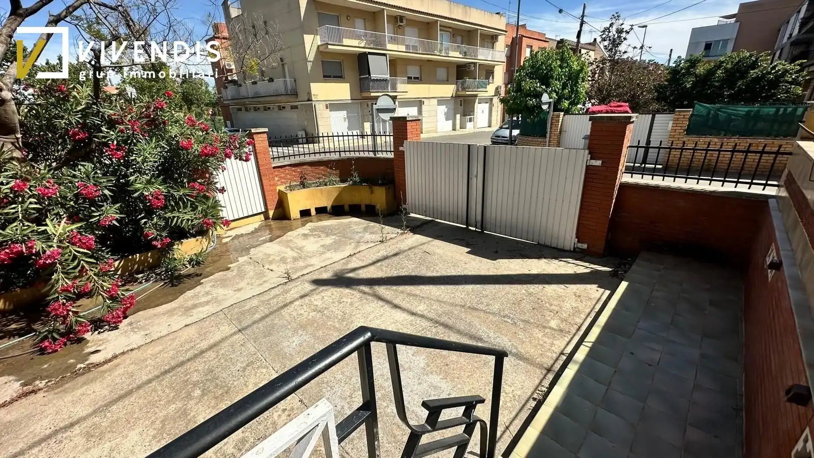 Vista exterior de Casa o xalet en venda en Rosselló amb Calefacció i Terrassa