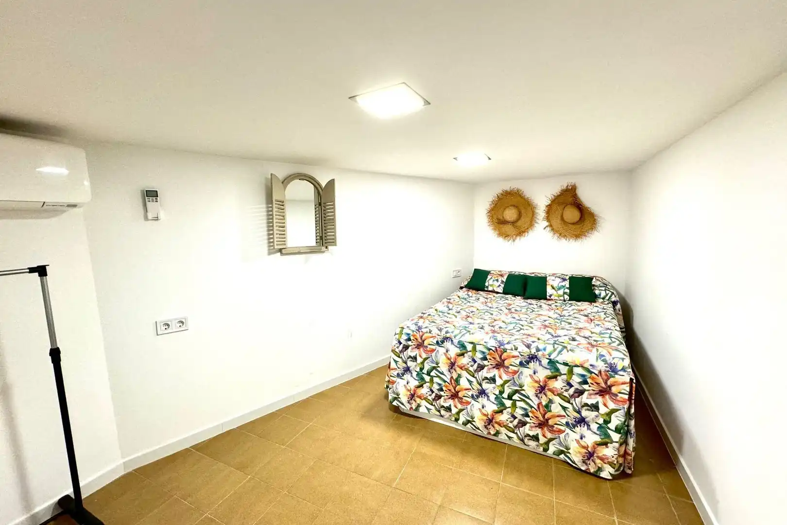 Habitación de Casa adosada de alquiler en Orihuela con Aire acondicionado, Terraza y Piscina