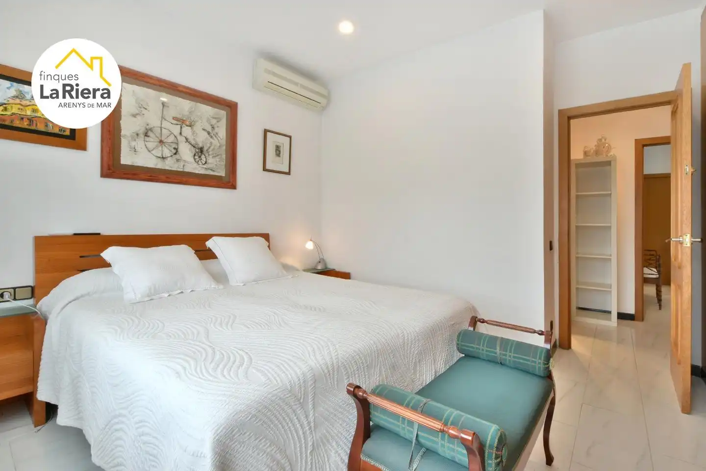 Schlafzimmer von Haus oder Chalet zum Verkauf in Arenys de Munt mit Klimaanlage, Heizung und Privatgarten