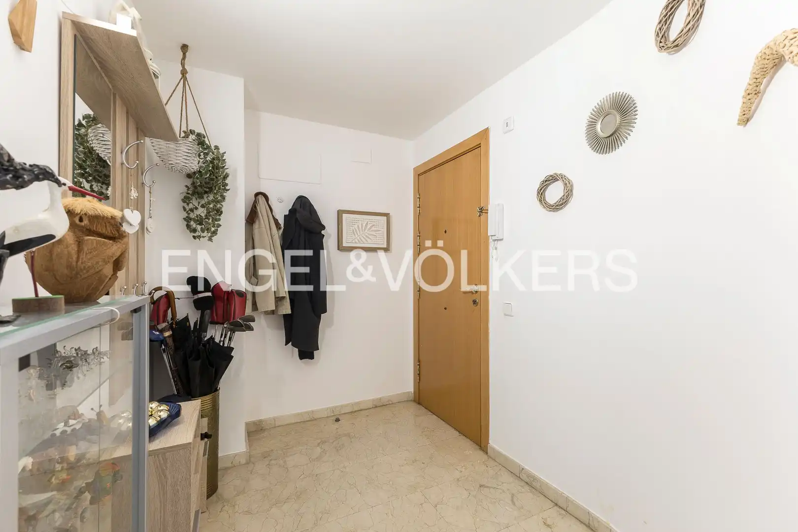Dachboden zum Verkauf in Barcelona mit Klimaanlage, Heizung und Balkon