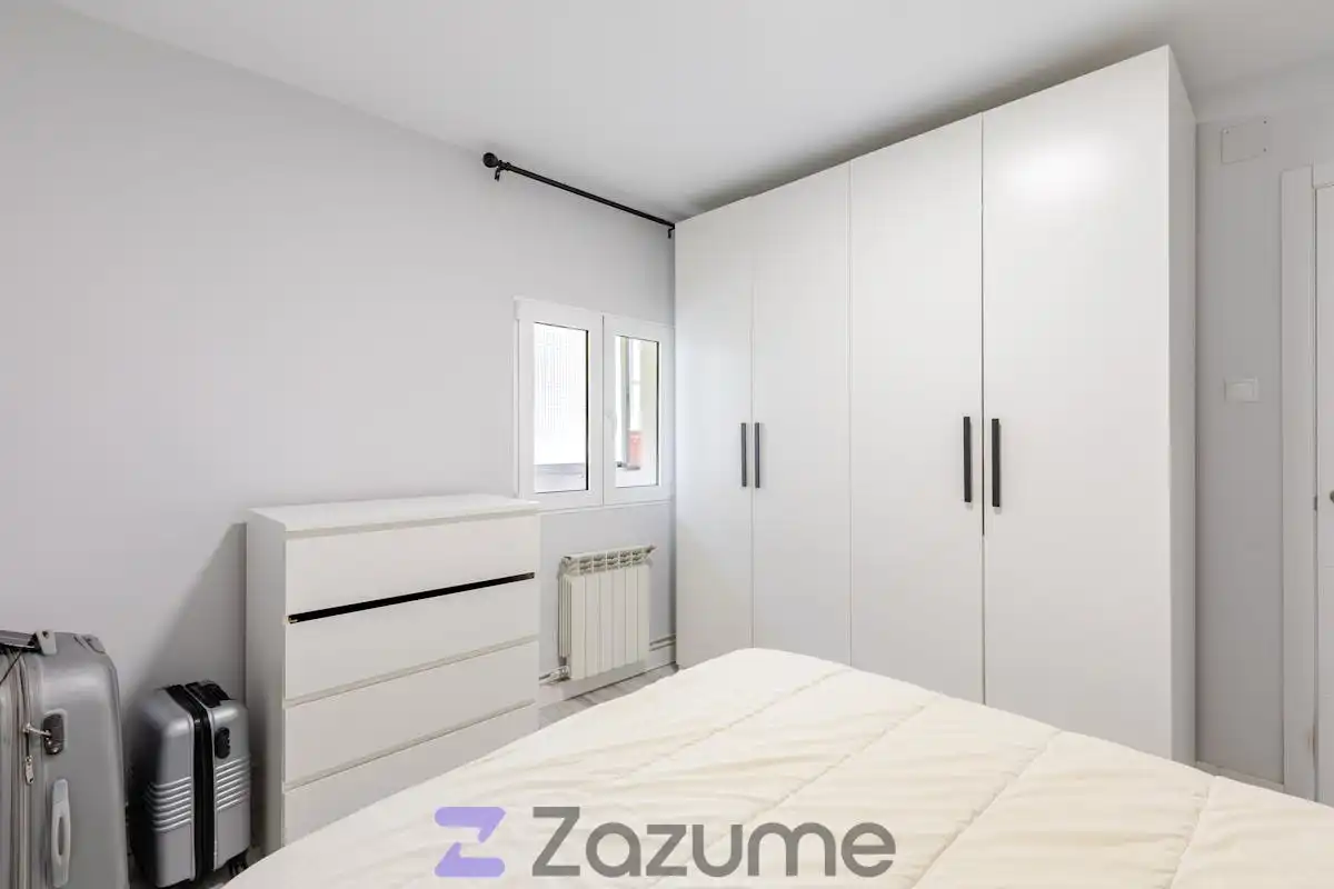 Bedroom of Flat for rent in Madrid  with Air Conditioner, Heating and Terrace