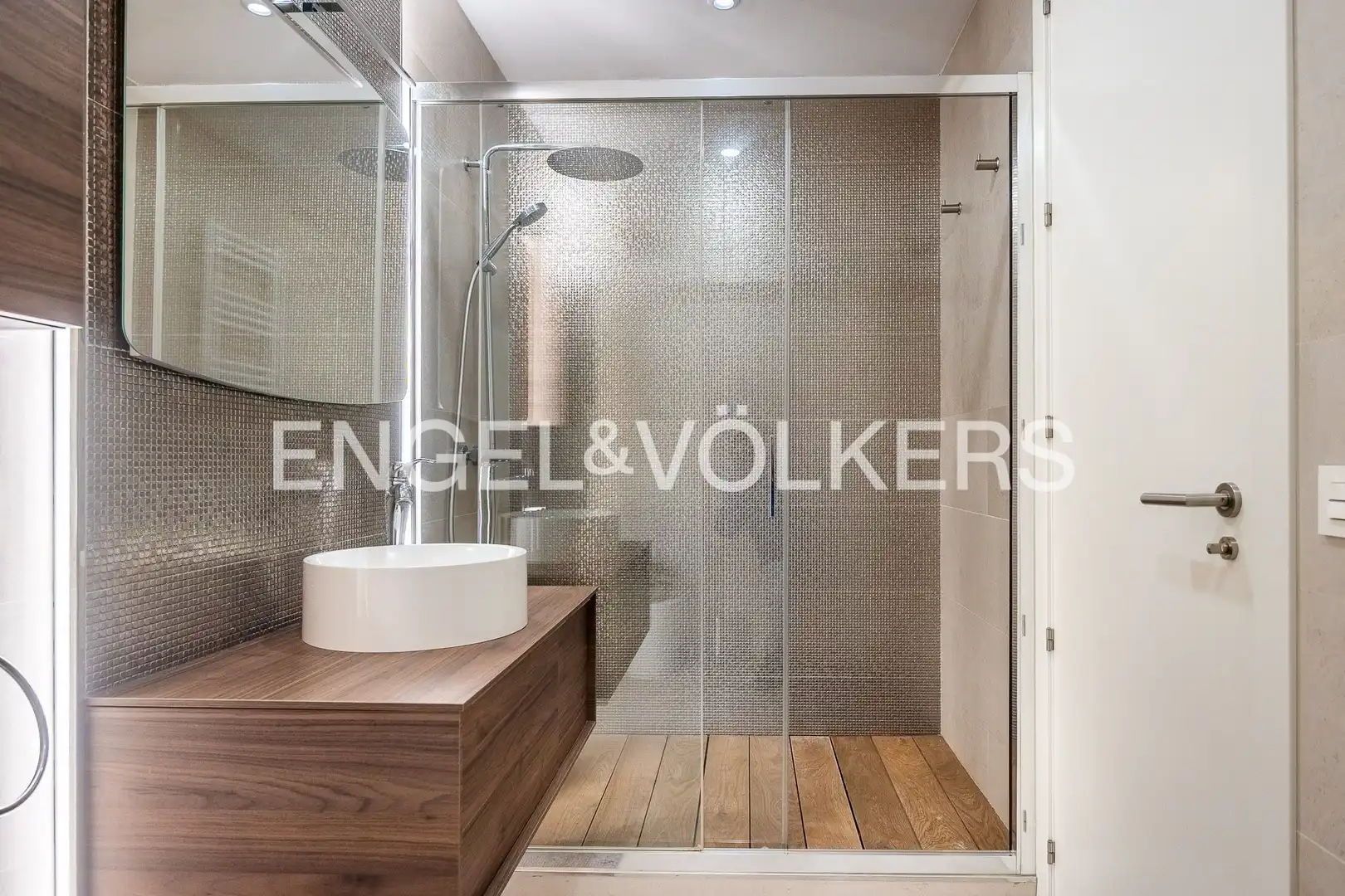 Baño de Piso en venta en Sevilla con Aire acondicionado y Calefacción
