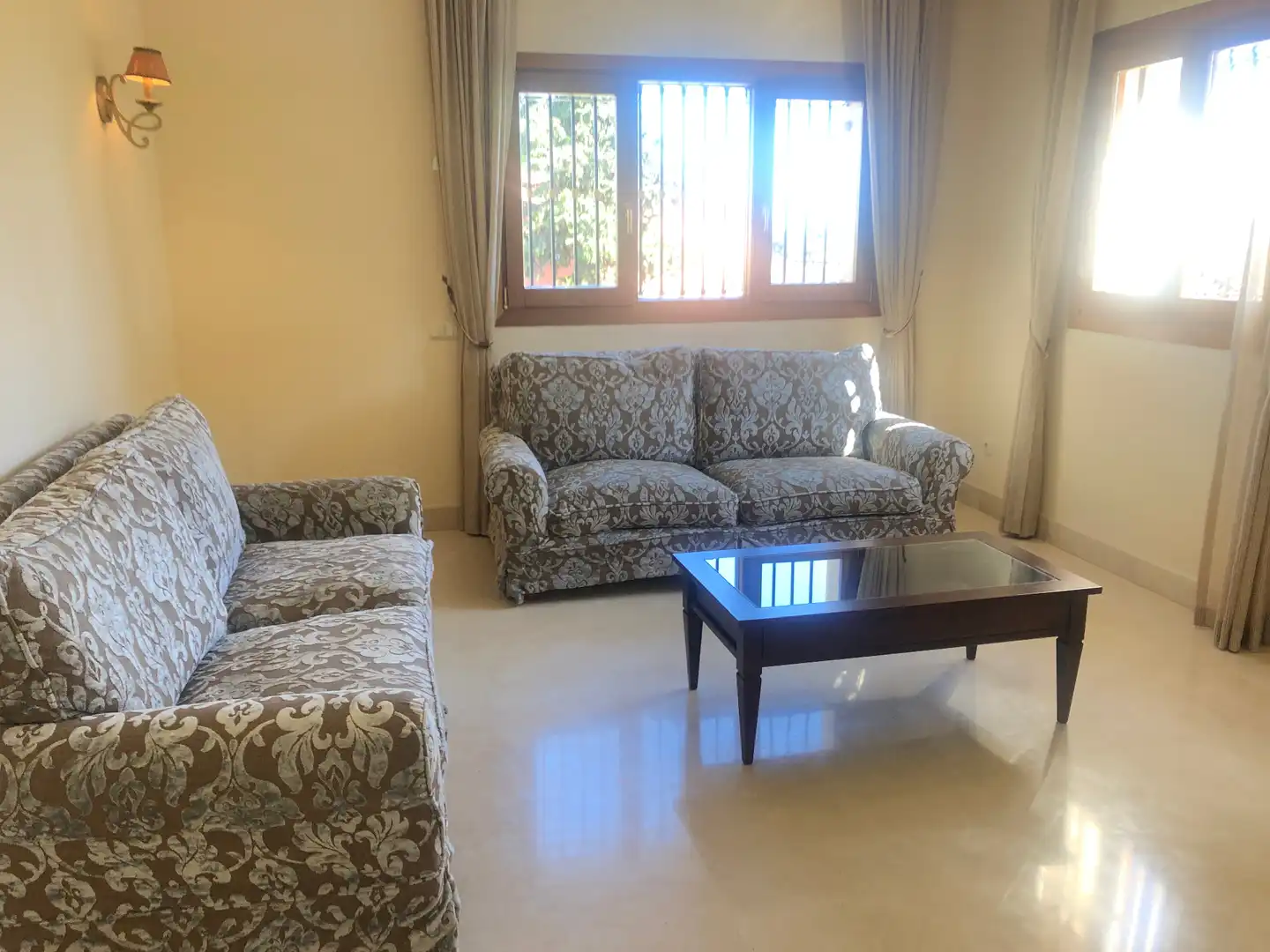 Wohnzimmer von Haus oder Chalet zur Miete in Marbella mit Klimaanlage, Heizung und Privatgarten