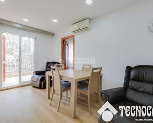 Living room of Flat for sale in  Barcelona Capital  with Heating, Parquet flooring and Terrace
