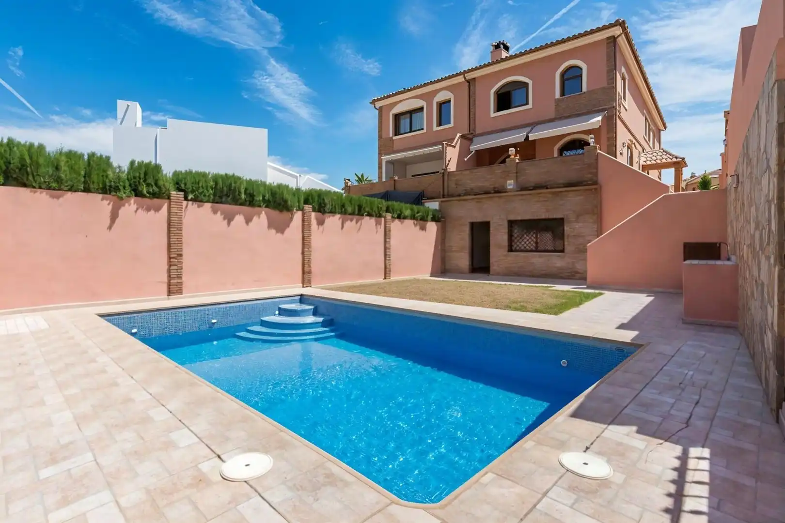 Xalet amb piscina en venda a Calle ACEBO