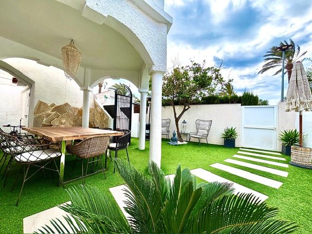 Jardí de Casa o xalet en venda en El Campello amb Aire condicionat, Calefacció i Jardí privat