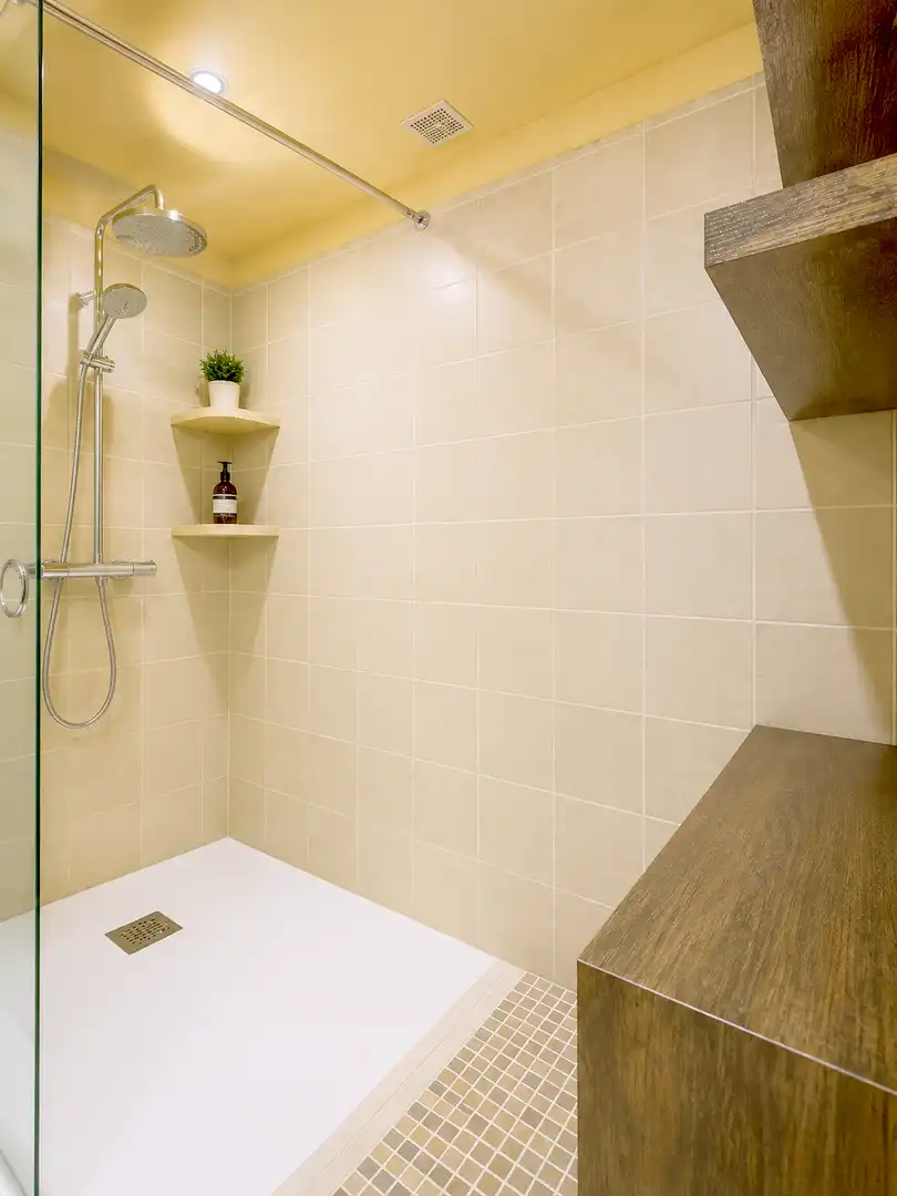 Bany de Apartament en venda en Estepona amb Aire condicionat, Terrassa i Piscina