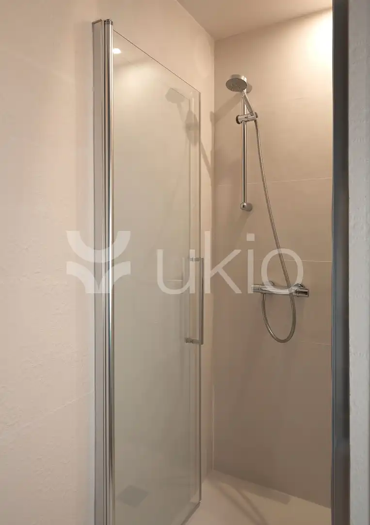 Bathroom of Apartments for rent in Barcelona  with Air Conditioner, Heating and Terrace