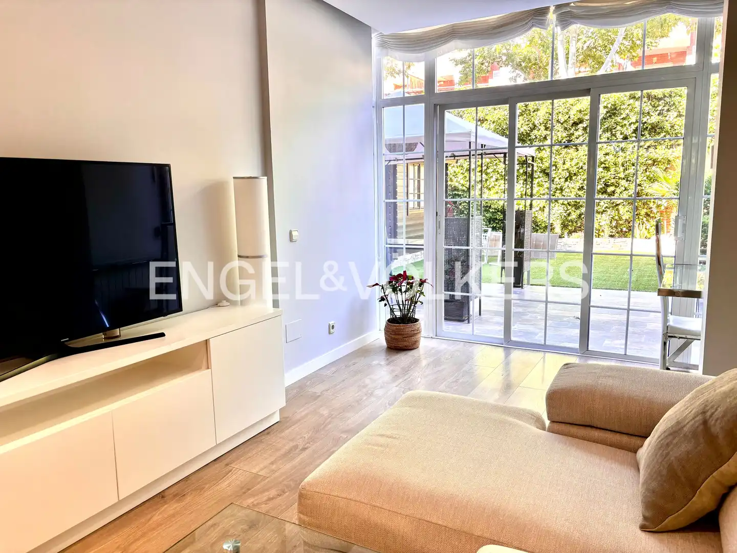 Sala de estar de Apartamento en venta en Las Rozas de Madrid con Aire acondicionado, Calefacción y Jardín privado