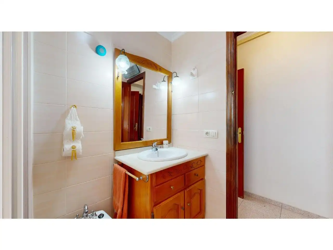 Baño de Casa adosada en venta en Torrent con Aire acondicionado, Calefacción y Jardín privado