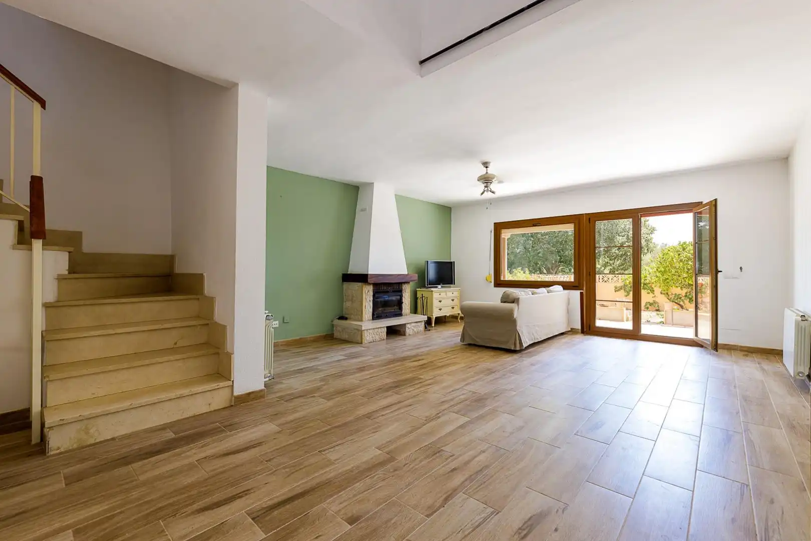 Sala d'estar de Casa adosada de lloguer en Algaida amb Calefacció, Jardí privat i Terrassa