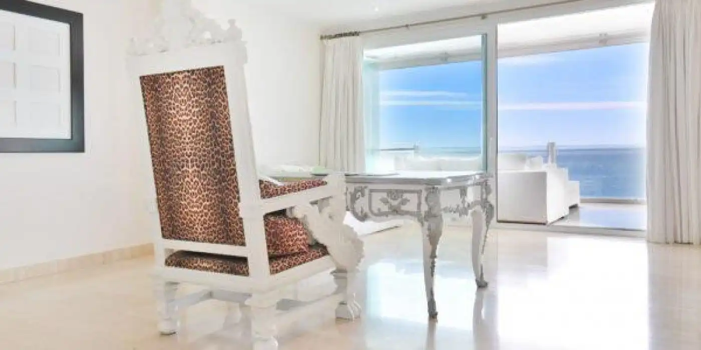 Sala d'estar de Pis en venda en Benalmádena amb Aire condicionat, Terrassa i Alarma