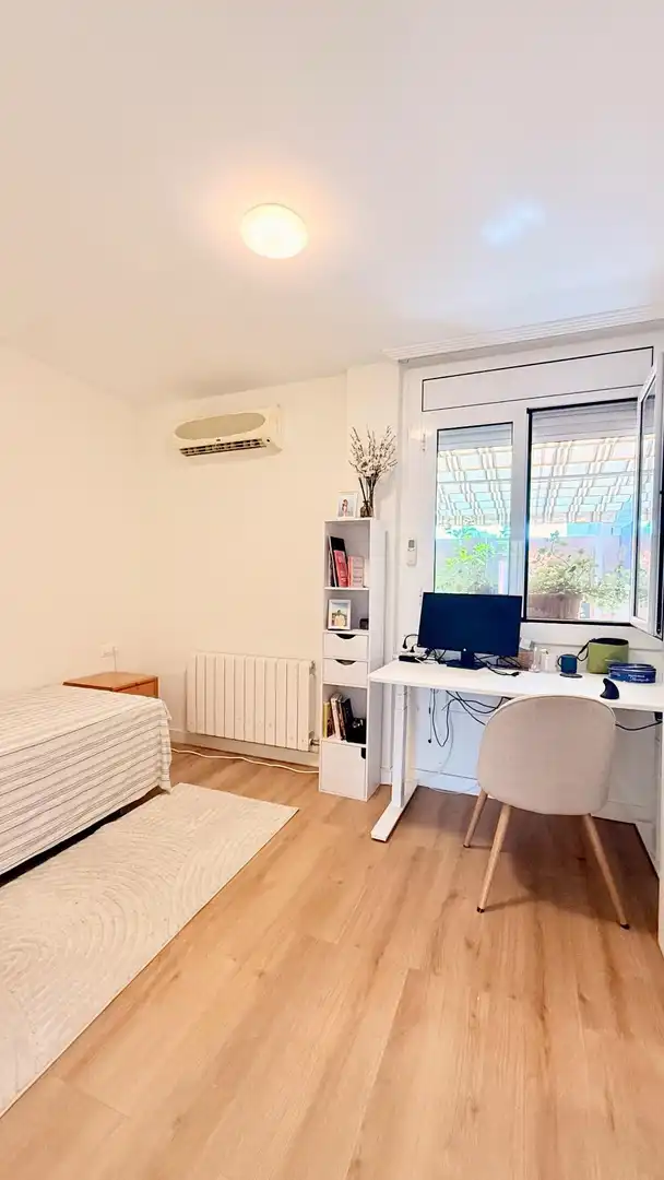Dormitori de Casa adosada en venda en Cunit amb Aire condicionat, Calefacció i Jardí privat