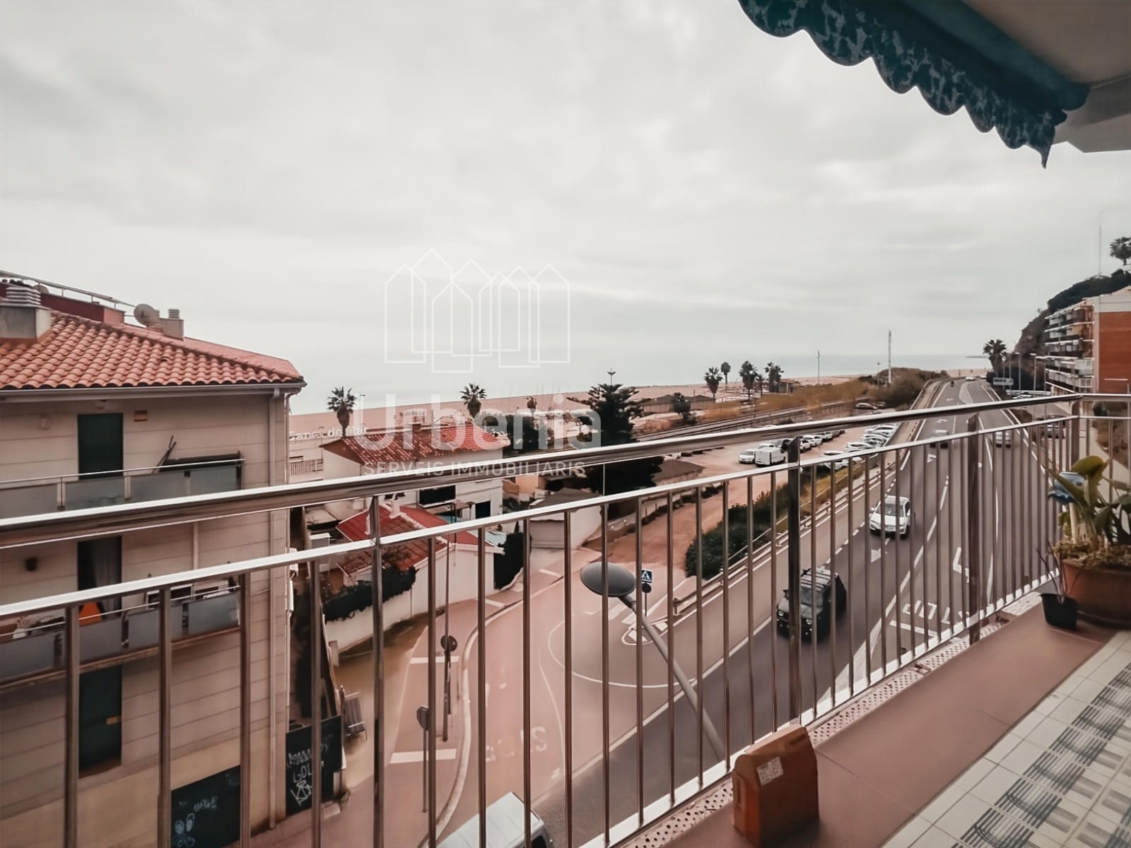Vista exterior de Pis en venda en Canet de Mar amb Calefacció i Terrassa