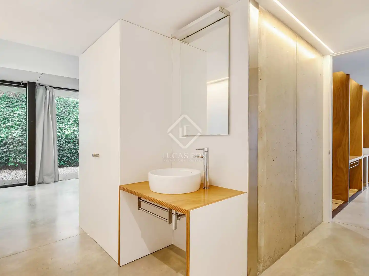 Bany de Casa o xalet en venda en Sant Cugat del Vallès amb Aire condicionat, Calefacció i Jardí privat