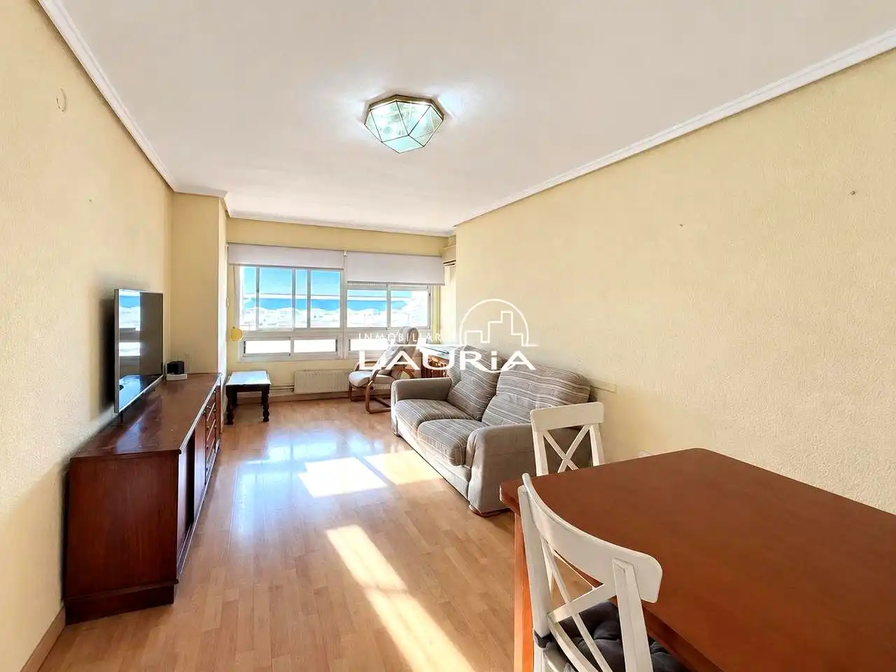 Flat with lift to rent in Vicente Pallarés 5